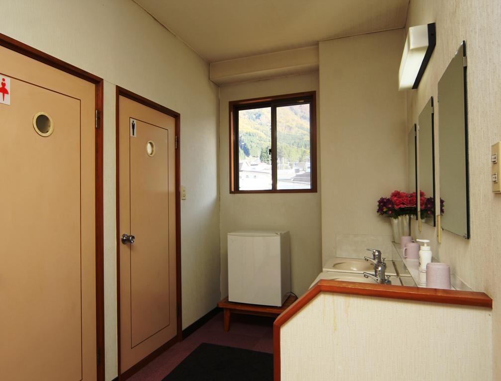 Villa Katashio Nozawaonsen Exteriör bild